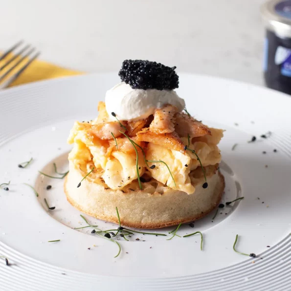Elsinore- Crumpet,scrambledeggs,salmon,cremefraiche, lumpfish
